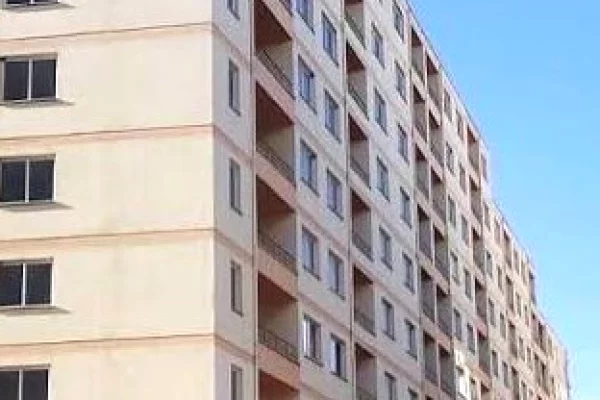 Shtepi ne shitje Apartament ne Tirane, 2+1, Mobilimi Bosh, pa mobiluar, Pagesa 140,000  Euro.