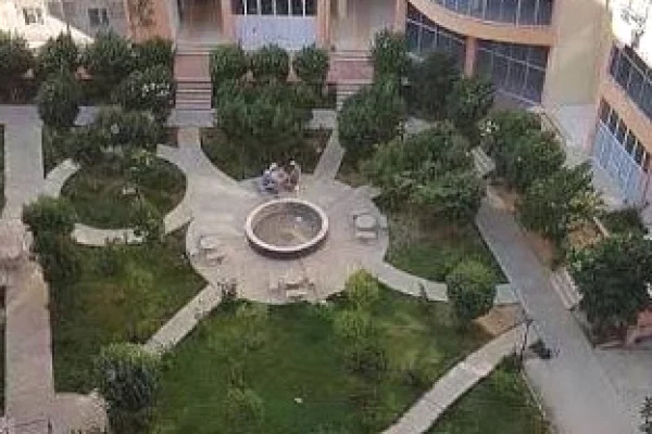Shtepi ne shitje Apartament ne Tirane, 2+1, Mobilimi Bosh, pa mobiluar, Pagesa 140,000  Euro.