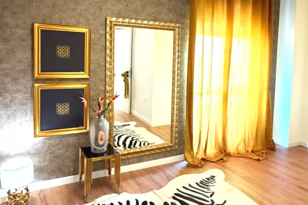 Casa in vendita Appartamento a Tirana, 2+1, Ambiente Arredato, Pagamento 259,000  Euro.