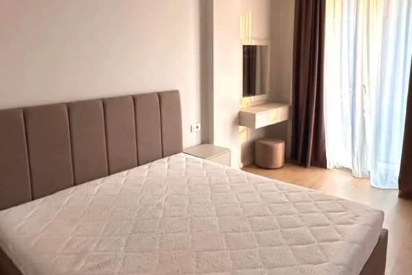 Shtepi me qera Apartament ne Tirane, 2+1, Mobilimi E mobiluar, Pagesa 1,000  Euro.