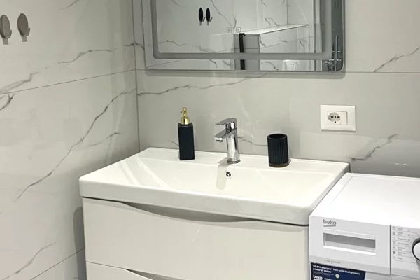 Shtepi me qera Apartament ne Tirane, 2+1, Mobilimi E mobiluar, Pagesa 75,000  Leke.