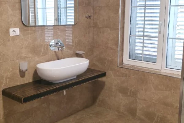 Shtepi me qera Apartament ne Tirane, 3+1, Mobilimi E mobiluar, Pagesa 3,000  Euro.