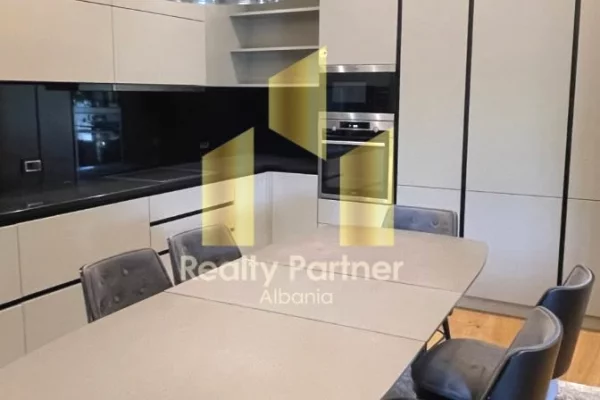 Casa in vendita Appartamento a Tirana, 2+1, Ambiente Arredato, Pagamento 600,000  Euro.