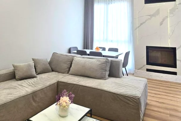 Shtepi me qera Apartament ne Tirane, 1+1, Mobilimi E mobiluar, Pagesa 1,200  Euro.