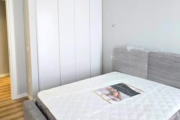 Shtepi me qera Apartament ne Tirane, 1+1, Mobilimi E mobiluar, Pagesa 1,200  Euro.