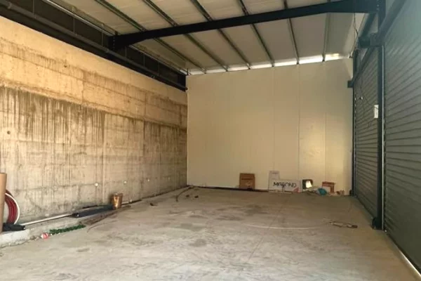 Ambiente Commerciale in Affitto 6+1 a Tirana - 1,500 Euro