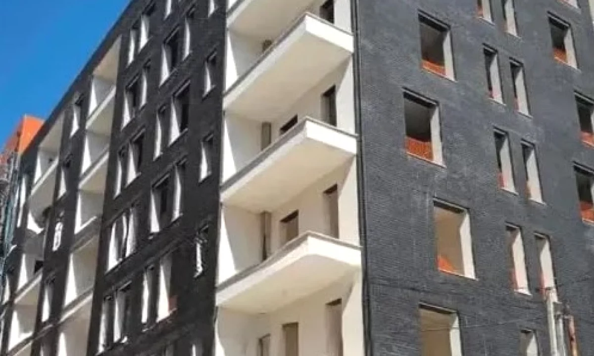 Casa in vendita Appartamento a Tirana, 1+1, Ambiente Vuoto, Pagamento 7,811,950  Euro.