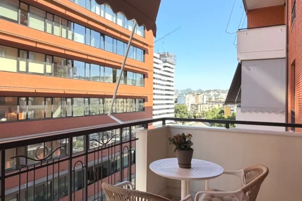Shtepi me qera 1+1 ne Tirane - 120,000 Leke