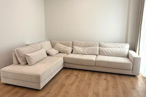 Shtepi me qera Vila Luksoze ne Tirane, 4+1, Mobilimi E mobiluar, Pagesa 4,000  Euro.