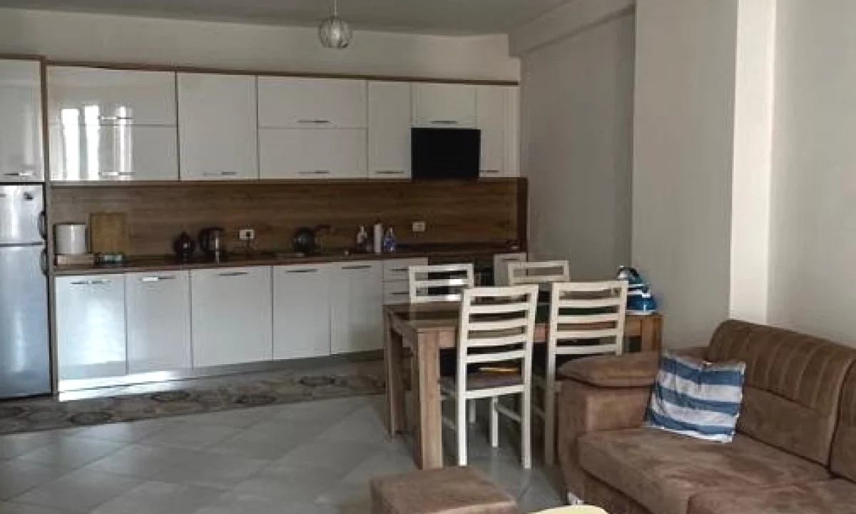 Shtepi me qera Apartament ne Tirane, 2+1, Mobilimi E mobiluar, Pagesa 55,000  Leke.