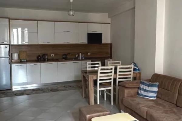 Shtepi me qera 2+1 ne Tirane - 55,000 Leke
