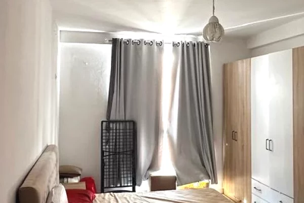 Shtepi me qera Apartament ne Tirane, 2+1, Mobilimi E mobiluar, Pagesa 55,000  Leke.