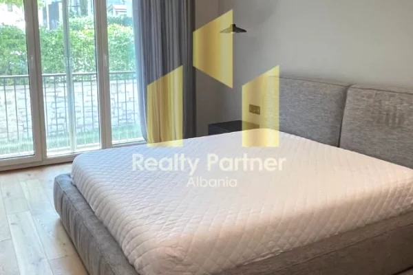 Shtepi me qera Apartament ne Tirane, 2+1, Mobilimi E mobiluar, Pagesa 2,300  Euro.