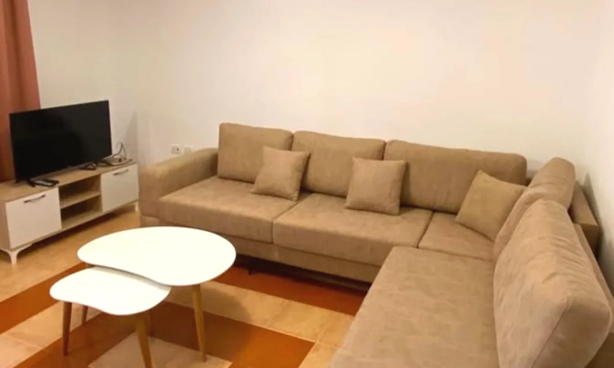 Shtepi me qera Apartament ne Tirane, 1+1, Mobilimi E mobiluar, Pagesa 45,000  Leke.