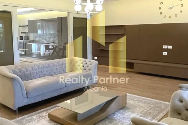Shtepi me qera 2+1 ne Tirane - 2,300 Euro