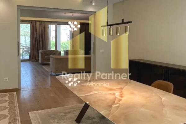 Shtepi me qera Apartament ne Tirane, 2+1, Mobilimi E mobiluar, Pagesa 2,300  Euro.