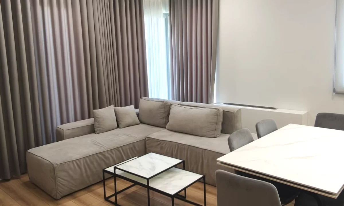 Shtepi me qera Apartament ne Tirane, 3+1, Mobilimi E mobiluar, Pagesa 1,700  Euro.