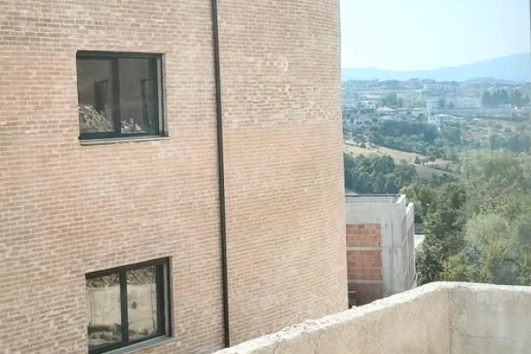 Shtepi ne shitje 2+1 ne Tirane - 260,000 Euro