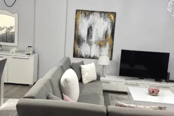 🏡 JEPET ME QIRA | APARTAMENT 2+2 – PRANË KOPSHTIT ZOOLOGJIK