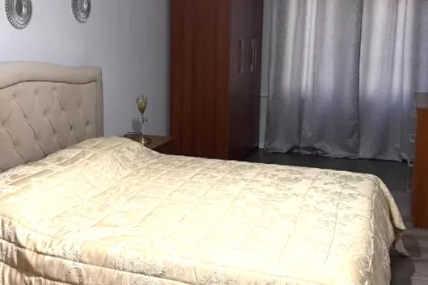 Shtepi me qera Apartament ne Tirane, 2+1, Mobilimi E mobiluar, Pagesa 100,000  Leke.