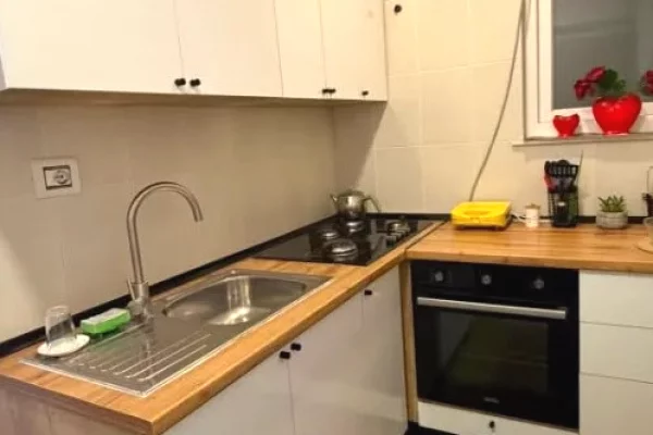 Shtepi me qera Apartament ne Tirane, 2+1, Mobilimi E mobiluar, Pagesa 100,000  Leke.