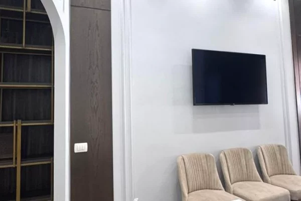 Ambient biznesi me qera 3+1 ne Tirane - 650 Euro