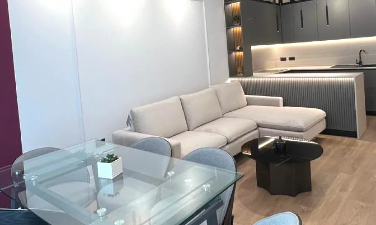 Shtepi me qera Apartament ne Tirane, 2+1, Mobilimi E mobiluar, Pagesa 100,000  Leke.