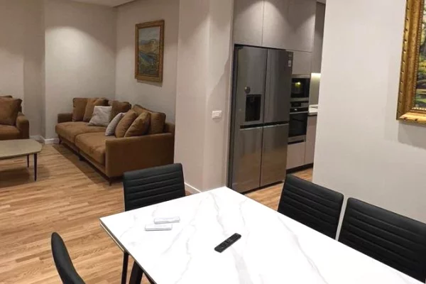Shtepi me qera 3+1 ne Tirane - 250,000 Leke