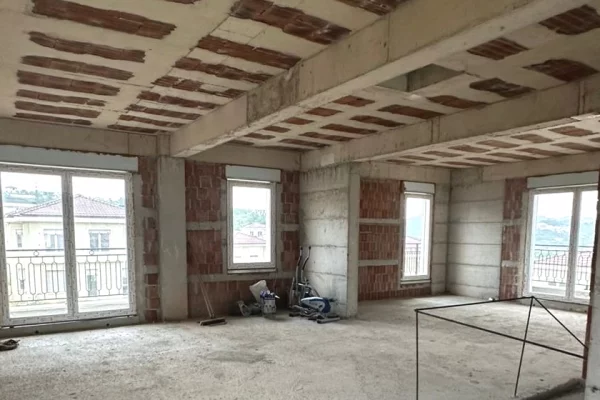 Shtepi ne shitje Vila Luksoze ne Tirane, 4+1, Mobilimi Bosh, pa mobiluar, Pagesa 1,100,000  Euro.