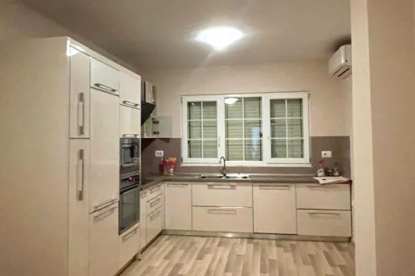 🏡 SHITET VILË 4-KATËSHE ME PISHINË | AKACIA HILLS