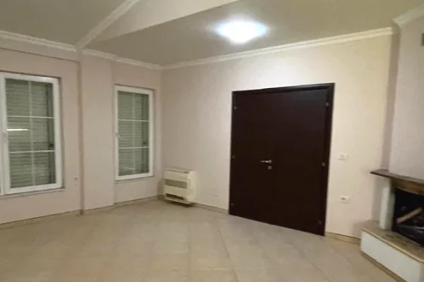 Shtepi ne shitje Vila Luksoze ne Tirane, 6+1, Mobilimi Pjeserisht e mobiluar, Pagesa 850,000  Euro.