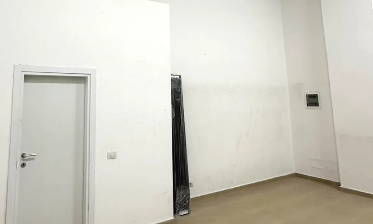 🏢 JEPET ME QIRA | DYQAN – RRUGA 5 MAJI