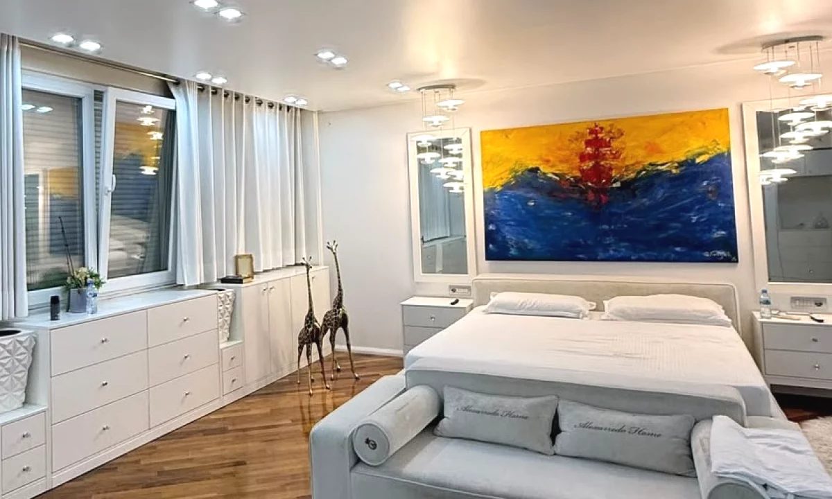 Shtepi ne shitje Apartament ne Tirane, 1+1, Mobilimi E mobiluar, Pagesa 200,000  Euro.