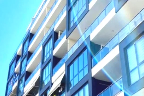 Shtepi ne shitje Apartament ne Tirane, Garsoniere, Mobilimi Bosh, pa mobiluar, Pagesa 10,000,000  Leke.