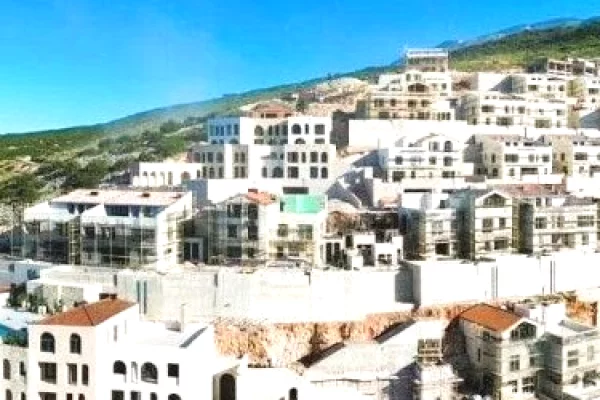Shtepi ne shitje Apartament ne Vlore, 1+1, Mobilimi Bosh, pa mobiluar, Pagesa 292,200  Euro.