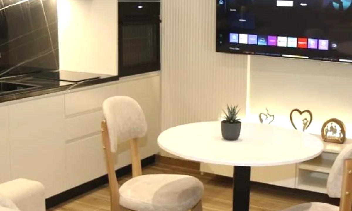 Shtepi ne shitje Apartament ne Tirane, Garsoniere, Mobilimi E mobiluar, Pagesa 220,000  Euro.