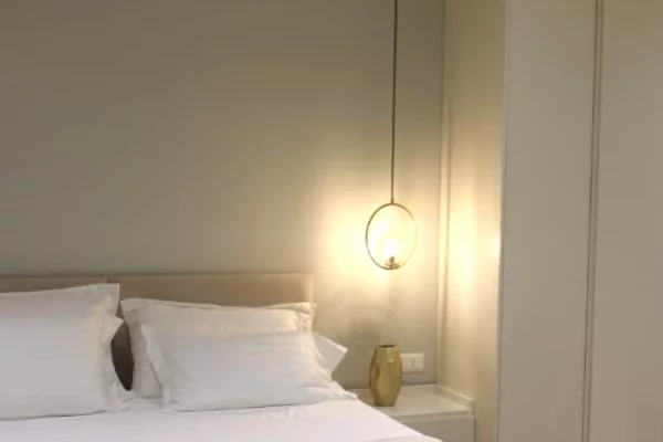 Shtepi ne shitje Apartament ne Tirane, Garsoniere, Mobilimi E mobiluar, Pagesa 220,000  Euro.