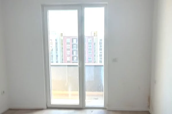 Shtepi ne shitje Apartament ne Tirane, 2+1, Mobilimi Bosh, pa mobiluar, Pagesa 135,000  Euro.