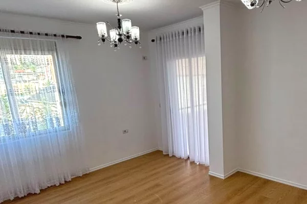 Shtepi ne shitje Apartament ne Tirane, 2+1, Mobilimi Bosh, pa mobiluar, Pagesa 12,900,000  Leke.