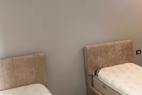 Shtepi me qera Apartament ne Tirane, 2+1, Mobilimi E mobiluar, Pagesa 650  Euro.