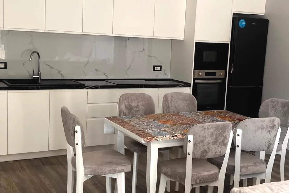 Shtepi me qera Apartament ne Tirane, 2+1, Mobilimi E mobiluar, Pagesa 650  Euro.