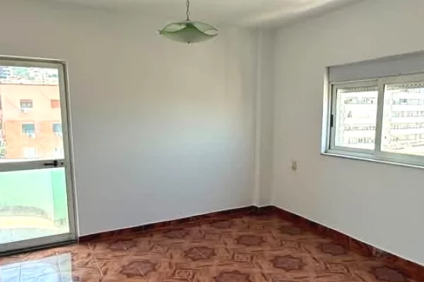 Shtepi me qera 2+1 ne Tirane - 55,000 Leke