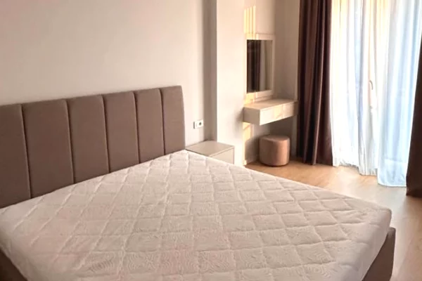 Shtepi me qera Apartament ne Tirane, 2+1, Mobilimi E mobiluar, Pagesa 1,000  Euro.