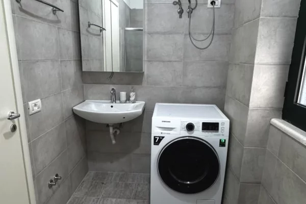 Shtepi me qera Apartament ne Tirane, 2+1, Mobilimi E mobiluar, Pagesa 75,000  Leke.