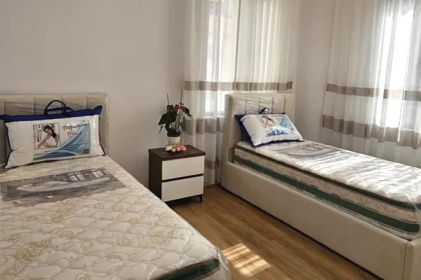 Shtepi ne shitje Apartament ne Tirane, 2+1, Mobilimi E mobiluar, Pagesa 23,500,000  Leke.