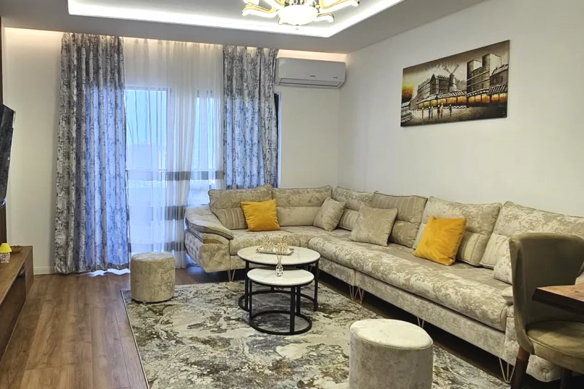 Shtepi ne shitje Apartament ne Tirane, 2+1, Mobilimi E mobiluar, Pagesa 23,500,000  Leke.