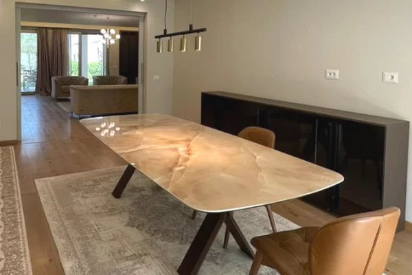 Shtepi me qera 2+1 ne Tirane - 2,300 Euro
