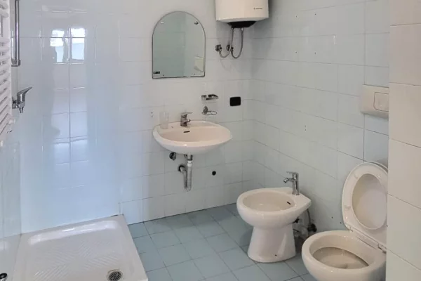 🏢 JEPET ME QIRA – ZYRE | QENDER, TIRANE