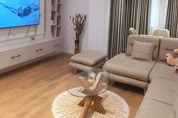 Shtepi me qera Apartament ne Tirane, 1+1, Mobilimi E mobiluar, Pagesa 70,000  Leke.