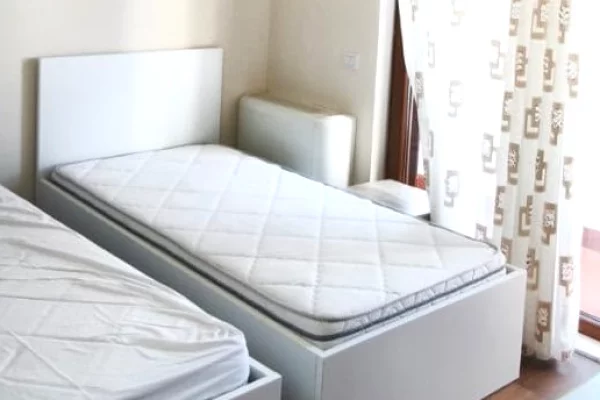 Shtepi me qera Apartament ne Tirane, 3+1, Mobilimi E mobiluar, Pagesa 2,000  Euro.